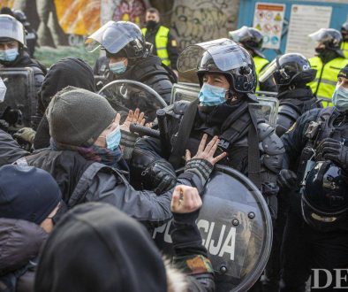 Delozacija_uporabnikov_avtonomnega_centra_Rog
